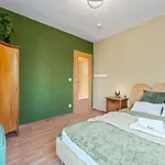 Lägenhet 3 Zimmer, Beamer, Balkon,