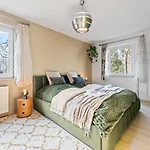 3 Zimmer, Beamer, Balkon, Lägenhet *