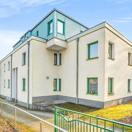 3 Zimmer, Beamer, Balkon, *
