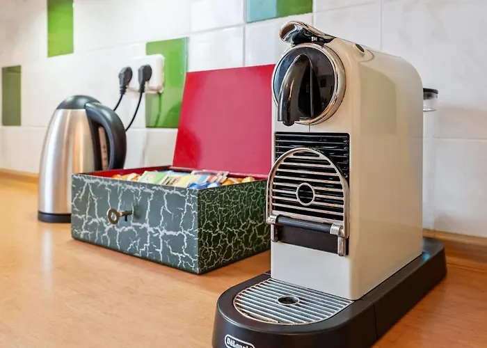 Apartamento 3 Zimmer, Beamer, Balkon,