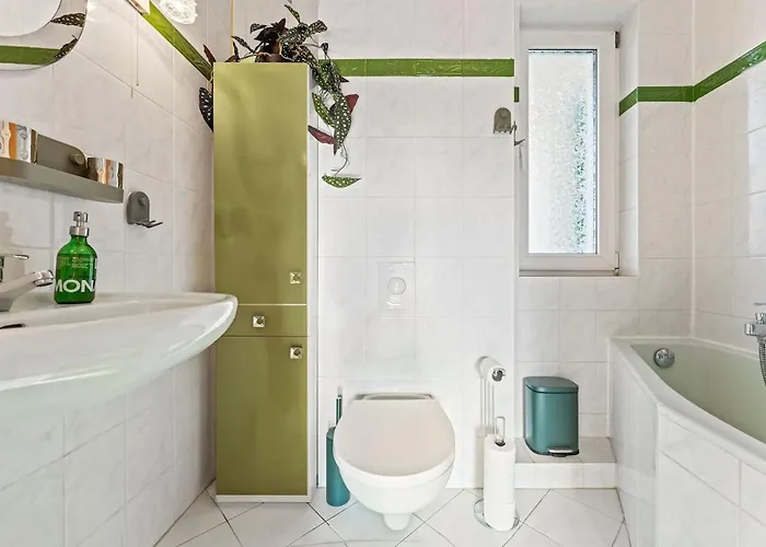 Apartamento 3 Zimmer, Beamer, Balkon,