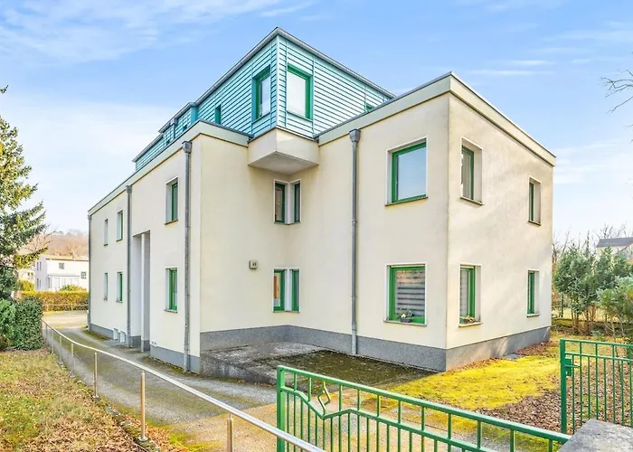 3 Zimmer, Beamer, Balkon, *